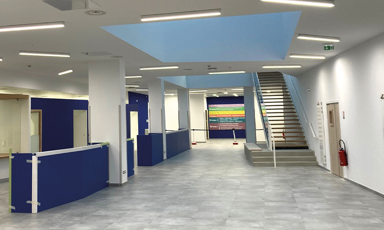 Nouvelle entrée principale de l’hôpital au rez de chaussée du bâtiment E (phase 4)