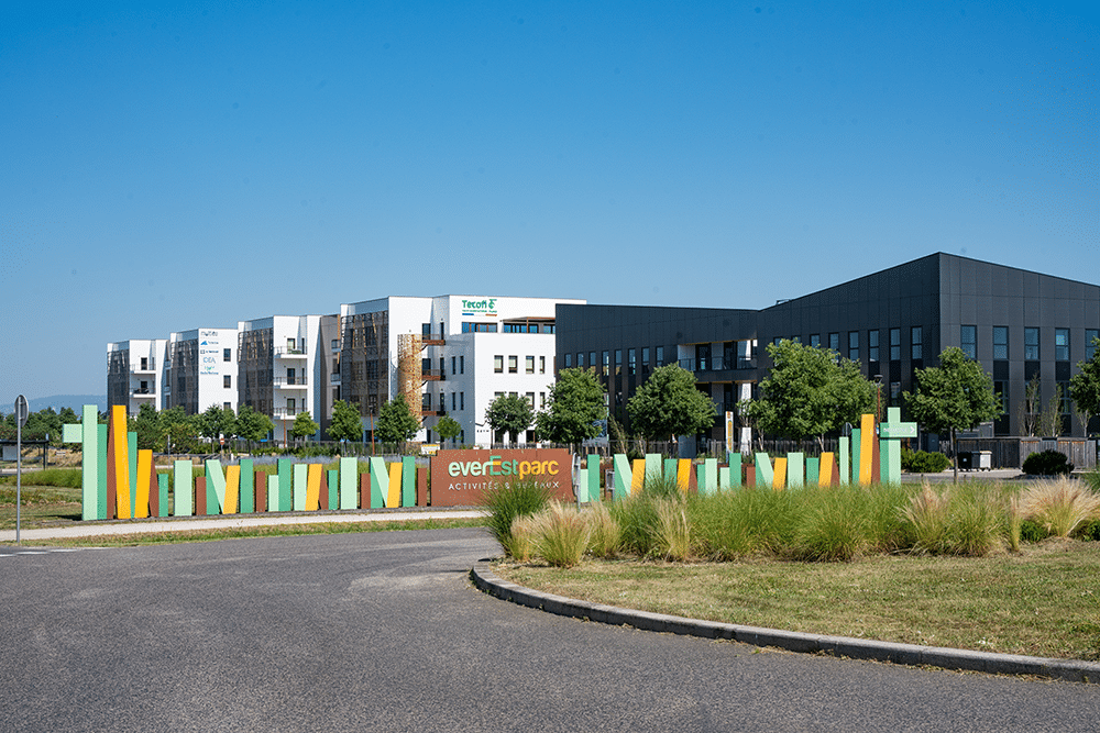 Photo de locaux d'entreprises implantés sur le parc d'activités EverEst