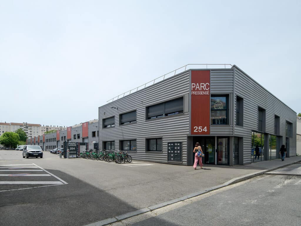 Entrée du village d'entreprises Préssensé à Villeurbanne