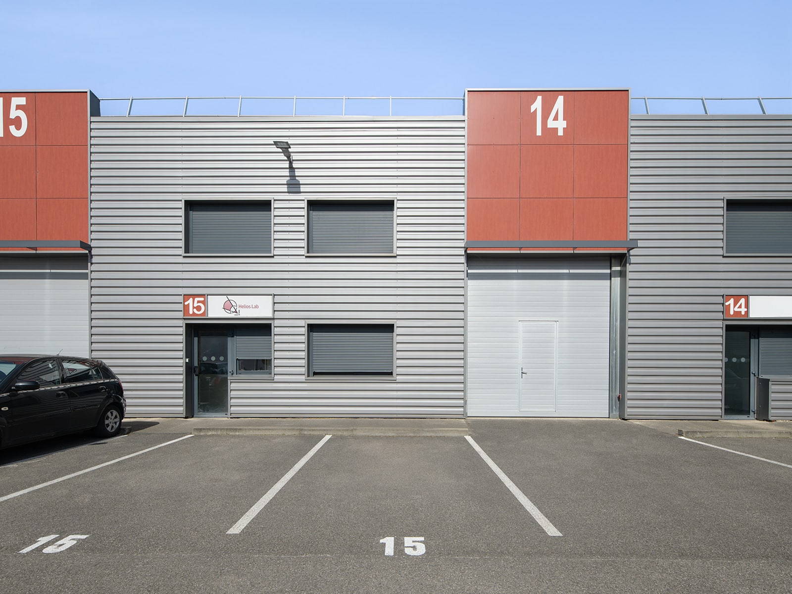 Photo depuis le parking dans l'enceinte du Parc Pressensé à Villeurbanne