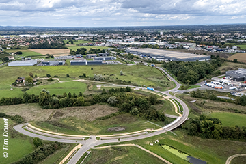 vue aérienne de la ZAC lybertec à Belleville avec beaucoup de pelouse