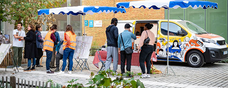 La caisse à papote à la rencontre des usagers de la ZAC Gratte-ciel centre-ville à Villeurbanne.